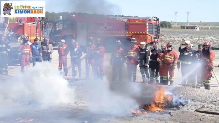 LOS MIEMBROS DE LA UNIDAD MILITAR DE EMERGENCIAS (UME) DISFRUTAN DE LAS DEMOSTRACIONES DE SIMONRACK ECOFIRE FIGHTING